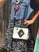 Load image into Gallery viewer, SMALL CROSS BODY Black/white cowhide
